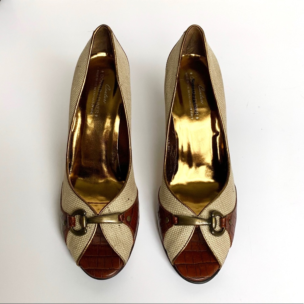 DONALD J PLINER COUTURE Tan Peeptoe Heels